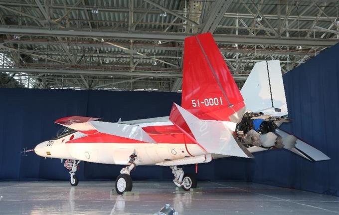 自衛隊・ミリタリー 日本版ステルス機「心神」 装備庁が初公開