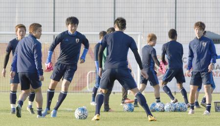 サッカー日本、韓国戦へ最終調整 手倉森監督「待ち望んでいた」