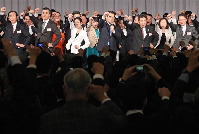 民主党大会 岡田代表「新党結成も選択肢」