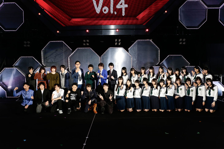 アルコ＆ピースと三四郎が9000人を前にネタ、小宮は瓦割りにも挑戦