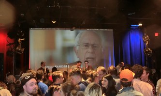 １６年大統領選 アイオワ・民主 サンダース氏に熱狂 ネット世代「革命」求め