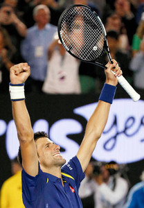 ジョコビッチが全豪連覇 マリー寄せ付けず６度目Ｖ