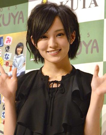 さや姉「脱がなくても１０万部突破」写真集発売握手会で変顔披露