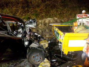 作業車に追突、３人死亡 伊勢自動車道 2016年02月03日
