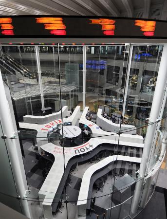 東証続伸、終値３４６円高 円安、米株高を好感