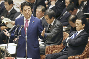 清原容疑者逮捕に首相「大変残念」…衆院予算委 2016年02月04日 12時02分