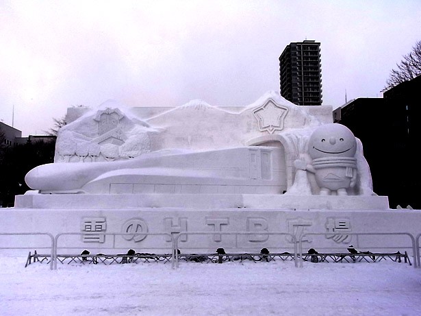 さっぽろ雪まつり開幕!大迫力の雪像に感動