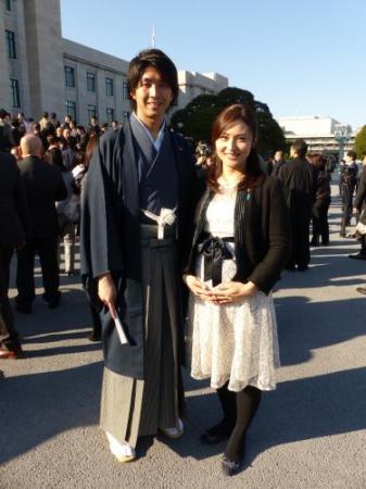 夫の宮崎衆院議員「育休」表明、金子議員が出産