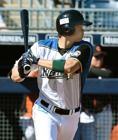 日本ハム・大谷、練習試合で実戦初安打