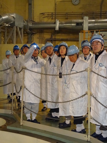 文科省の検討会、初視察