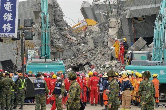 台湾地震発生５日目、生命反応が消失 倒壊住宅は耐震強度不足