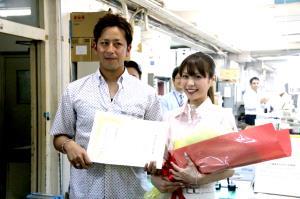 ロッテ・大嶺祐がキャンプ地で婚姻届を提出 「防災無線」で祝福の仰天事態!