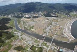 震災「復興進んでいない」54% 3県アンケート