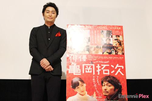 安田顕、チョコ賄賂で記者を誘惑！ 「この意味分かりますよね～!?」と不敵な笑み