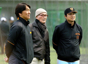 長嶋氏、生き生き選手激励 巨人キャンプ地を訪問