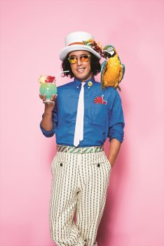 DJやついいちろうが歴代コラボ曲＆MV集リリース、会場予約でキケチャレグッズ