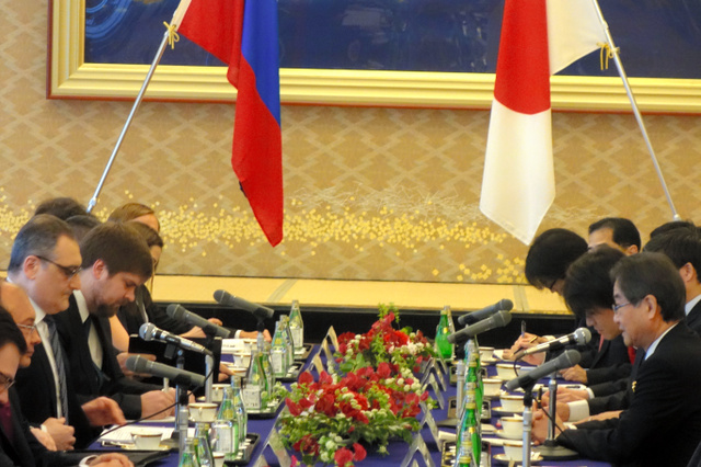 首相の訪ロ予定など調整 日ロ外務次官級協議