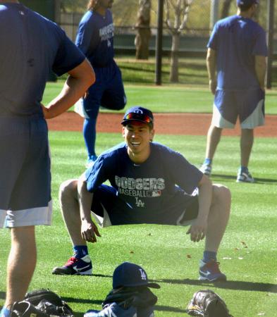 マエケン、キャンプ地で初練習 笑顔で「実感湧いてきた」