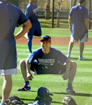 ドジャース前田、キャンプ地で初練習 「やっと実感」