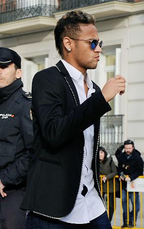 ネイマールの資産凍結 約55億円相当、脱税疑惑で