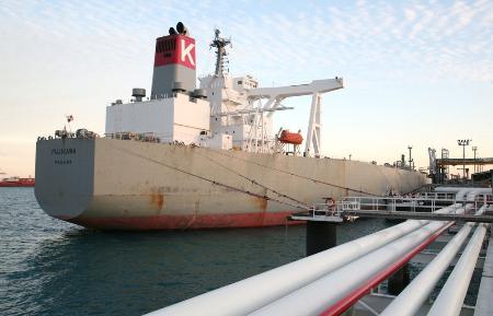 イラン石油相「原油市場の安定を支持」 増産凍結は明言せず