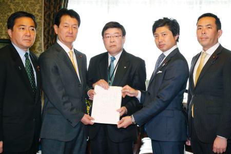 民主・維新、安保対案を共同提出 領域警備など３法案