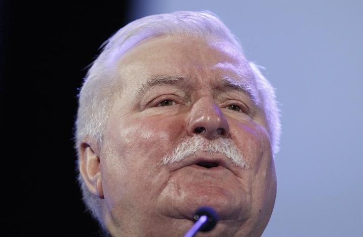 ワレサ氏、秘密警察に情報提供か…文書発見 2016年02月19日 19時54分