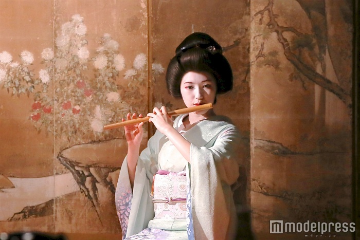 渡辺麻友、艶やか芸者姿で初挑戦「夢のような話」<コメント到着>