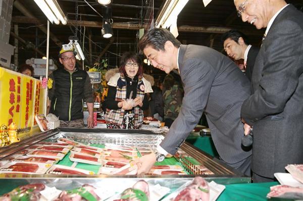 【震災５年 ３・１１】安倍首相「これからも被災地訪問したい」 塩釜では海鮮丼に舌鼓