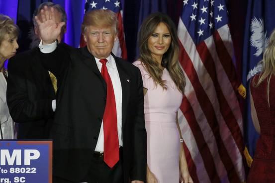 民主クリントン氏、共和はトランプ氏
