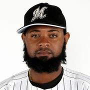 ロッテの外国人選手を逮捕 拳銃の実包所持容疑 沖縄