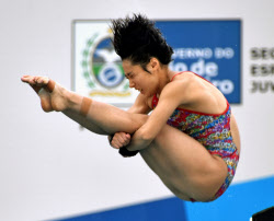 女子高飛び込み、１６歳の板橋美波がリオ五輪出場権