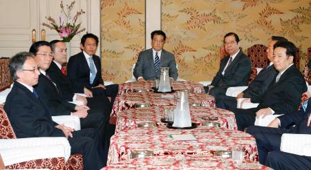 ５野党、選挙協力を確認 共産「連合政府」棚上げ