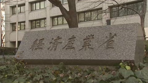 太陽光 買取り4年連続値下げへ