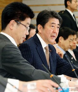 同一労働同一賃金を法制化 - 政府、年内に指針作成