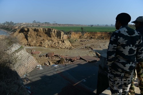 マルチ・スズキ、２工場の操業再開