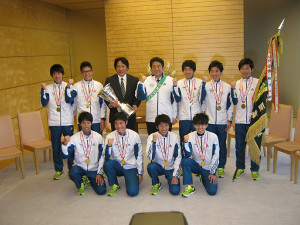 青学大・原晋監督が首相と面会 箱根改革案を直訴