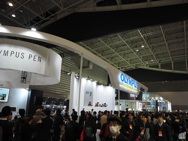 カメラと写真映像の総合イベント「CP＋ 2016」開幕--店頭に並ぶ前の最新カメラをいち早く体験