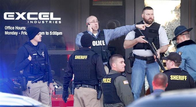カンザス州で銃乱射、3人が死亡