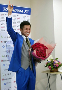 ４９歳カズ「１秒でも長くピッチに」 ３１年目の決意