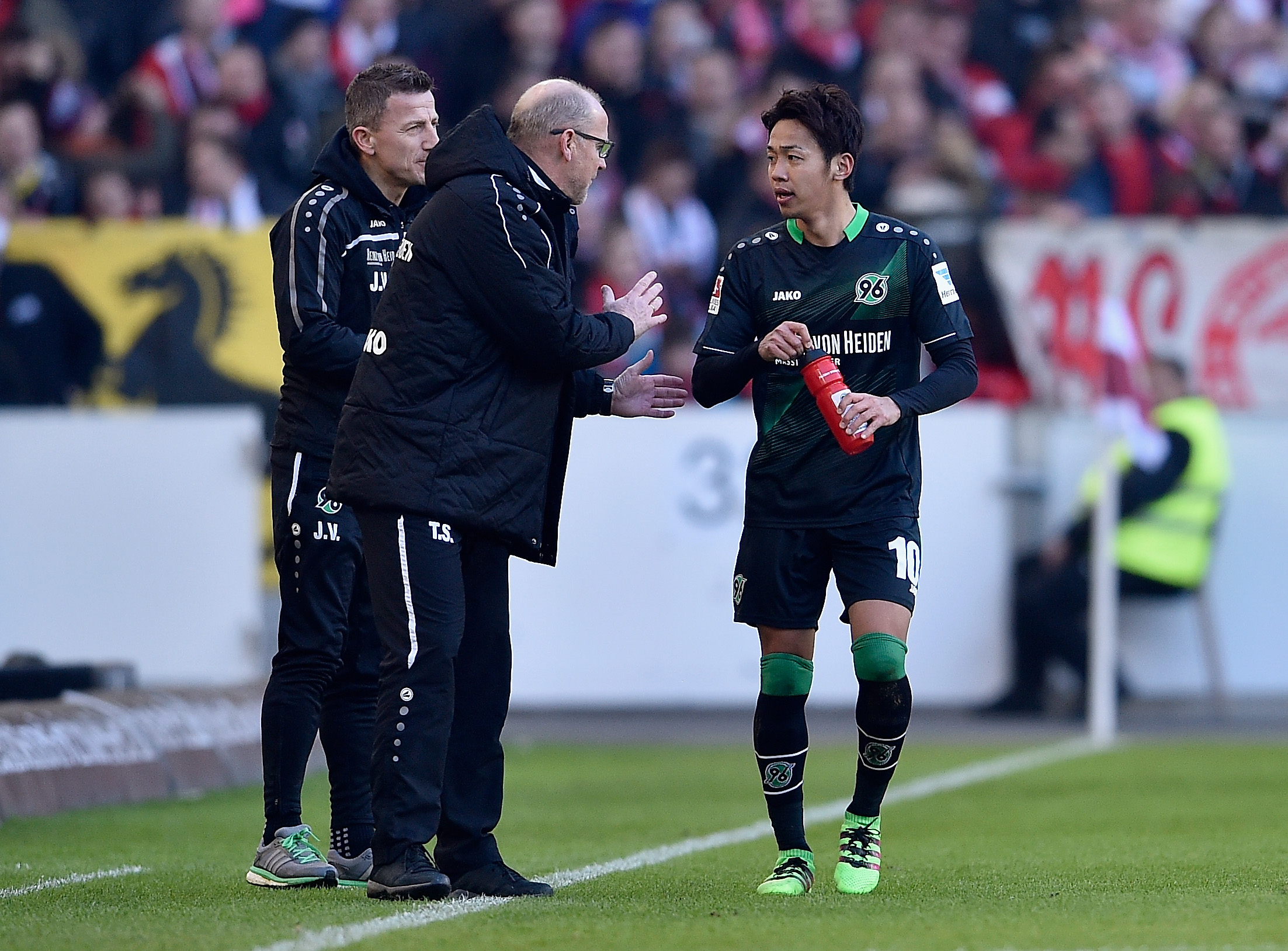 逆転勝利を演出の清武、ブンデス公式で日本人最多となる3度目のMOM選出! 「重要な存在」