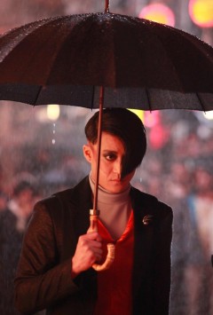 小栗旬“博士”が武井咲を手術!?『テラフォーマーズ』CG未完成映像