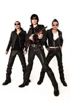 ギターウルフ、3年2カ月ぶりアルバムは「チラノザウルス四畳半」