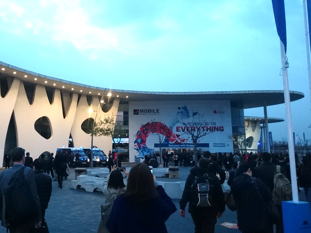 スマートフォンの新たな潮流が見えた「Mobile World Congress 2016」