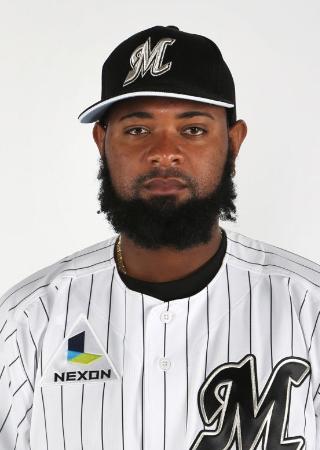 ロッテ・ナバーロが９日ぶり練習再開！ デスパイネとも緊急合体