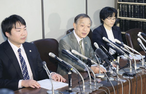 認知症の事故、家族の責任なし…最高裁が初判断 2016年03月01日 23時10分