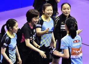 日本は男女とも４連勝 世界卓球団体戦