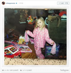 クロエ・モレッツ、幼少期のパジャマ姿を公開!