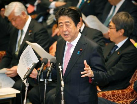 首相、自衛権全面容認に言及 「国際法上、行使可能」