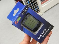 約1000円の安価な自転車用「有線式サイクルコンピュータ」が発売